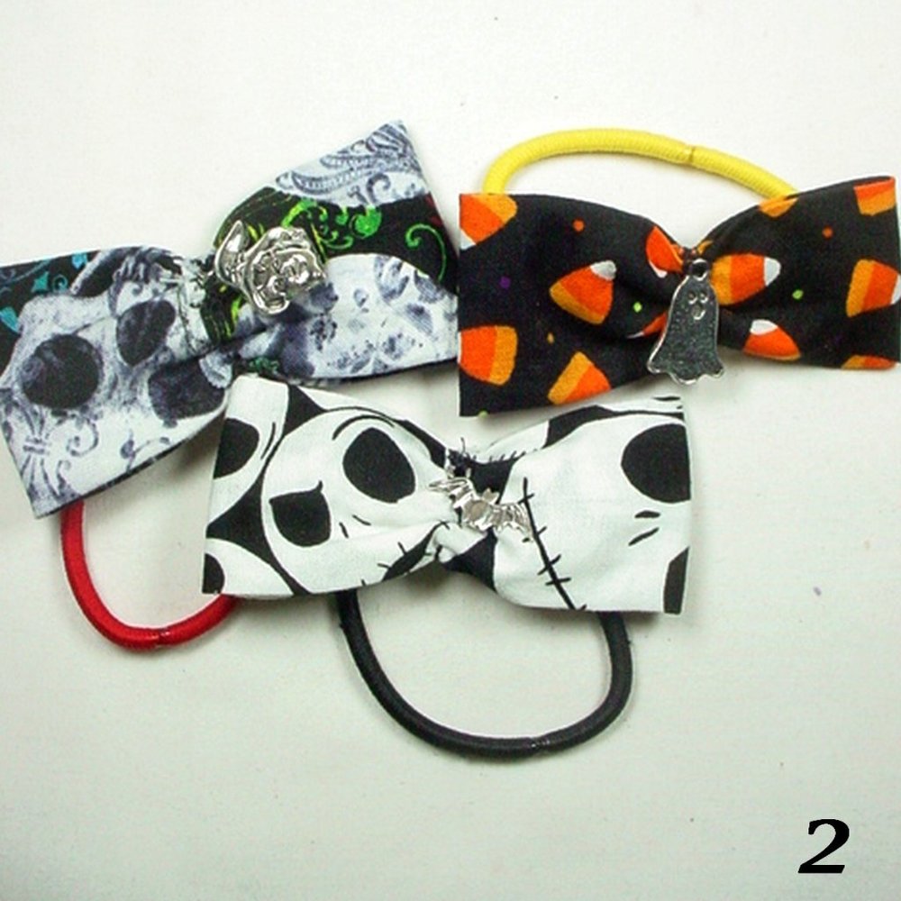 3 HALLOWEEN HAIR BOWS HANDMADE SKULLS GHOSTS CANDY CORN with 3 SPOOKY CHARMS